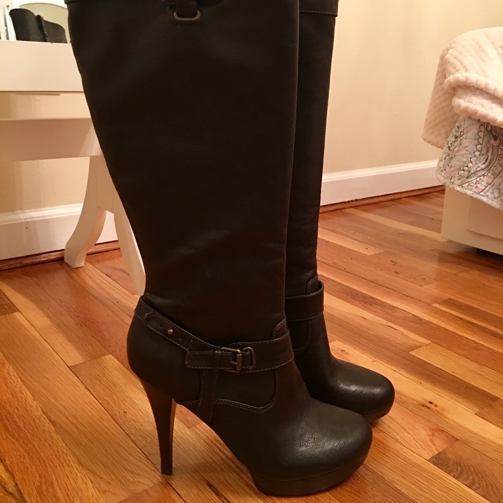 NWT- Guess Dark Brown Leather Boots
